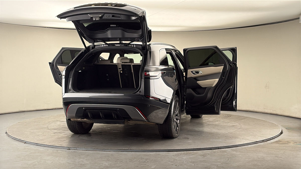 More views of Land Rover Range Rover Velar