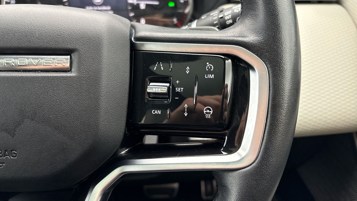 Land Rover Range Rover Velar Image 14