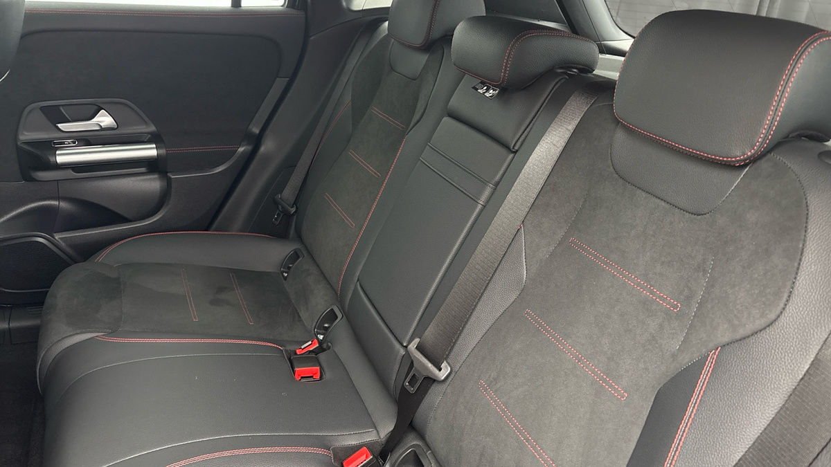 Mercedes-Benz EQA Image 8