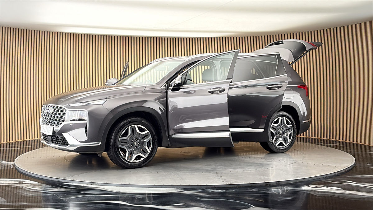 More views of Hyundai Santa Fe