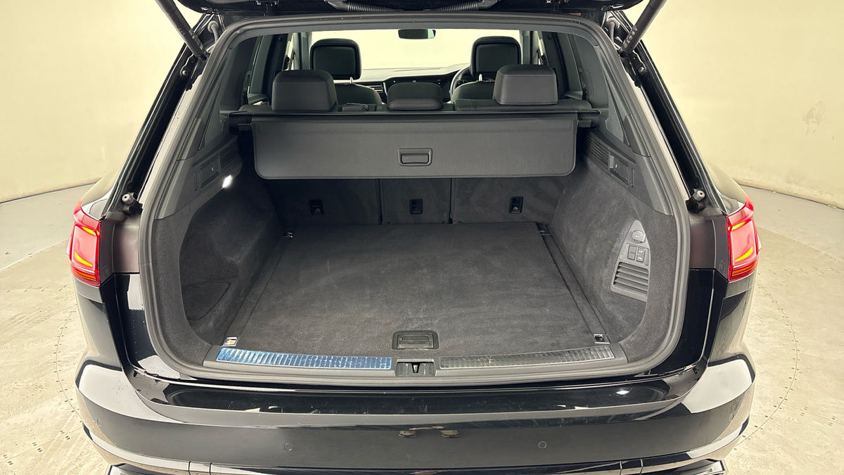 Volkswagen Touareg Image 11