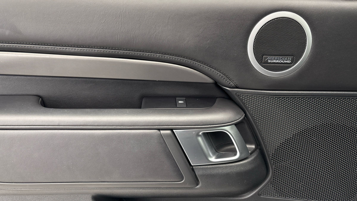 Land Rover Discovery Image 19