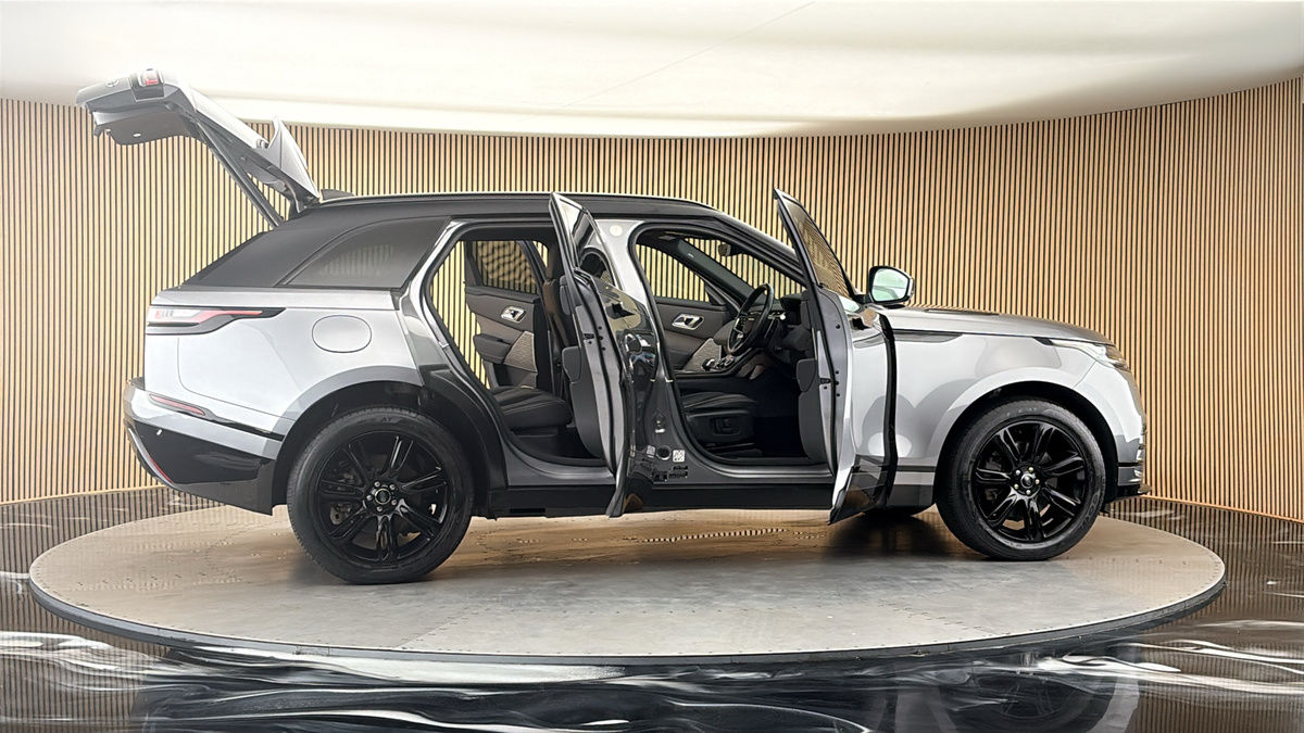 More views of Land Rover Range Rover Velar