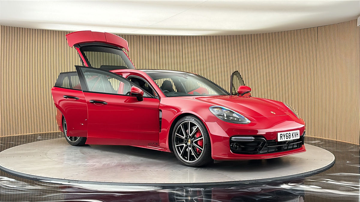 More views of Porsche Panamera