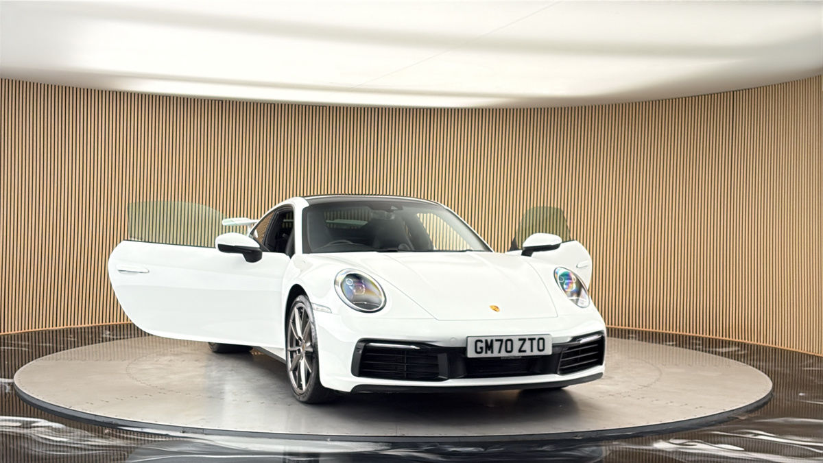 More views of Porsche 911