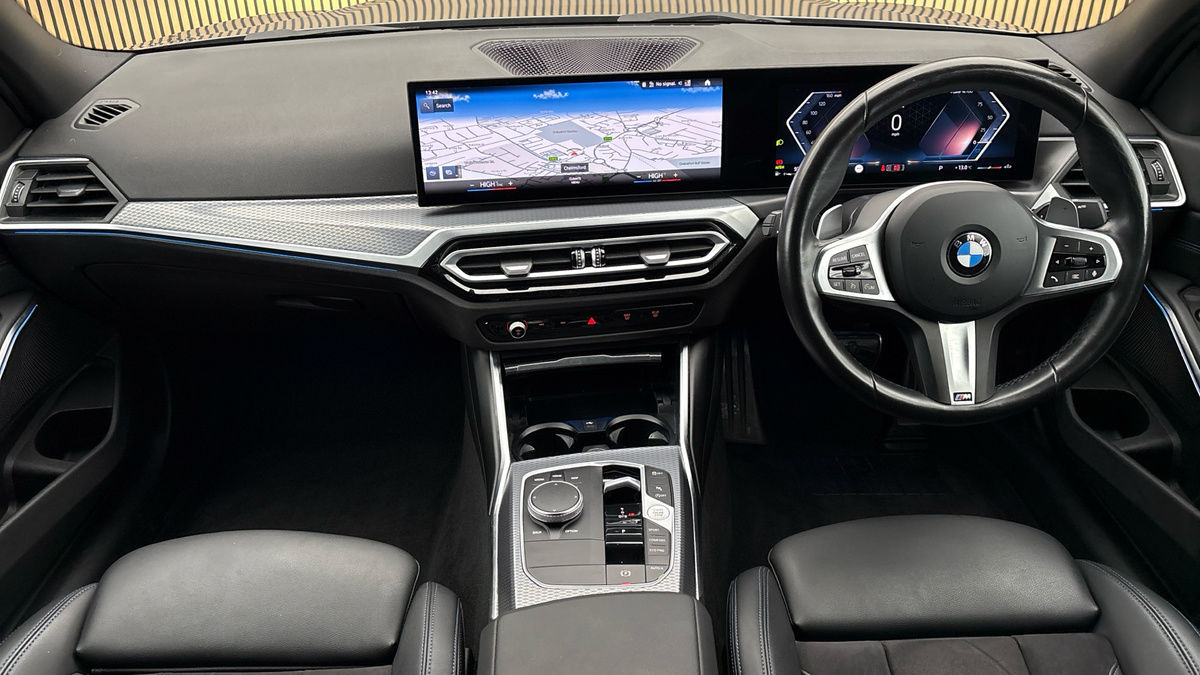 BMW 3 Series Image 12