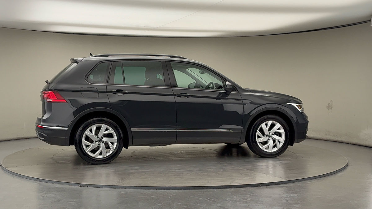 More views of Volkswagen Tiguan