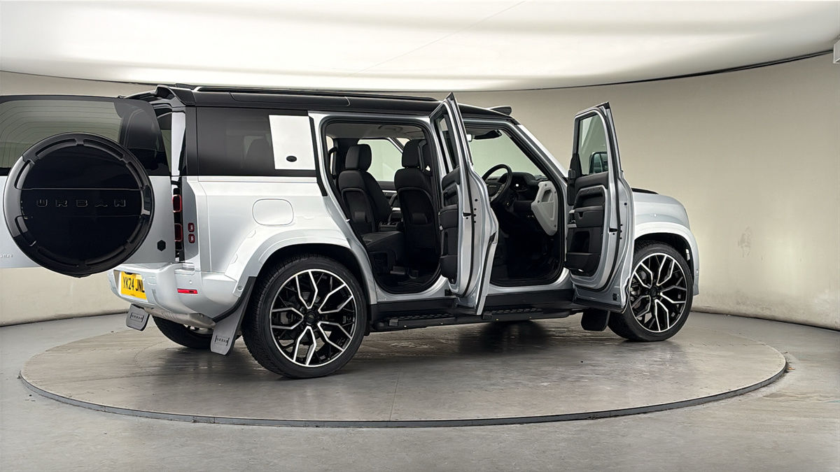 More views of Land Rover Defender 110