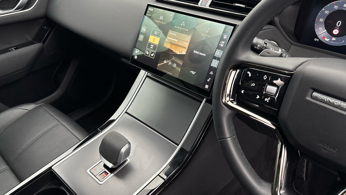 Land Rover Range Rover Velar Image 18