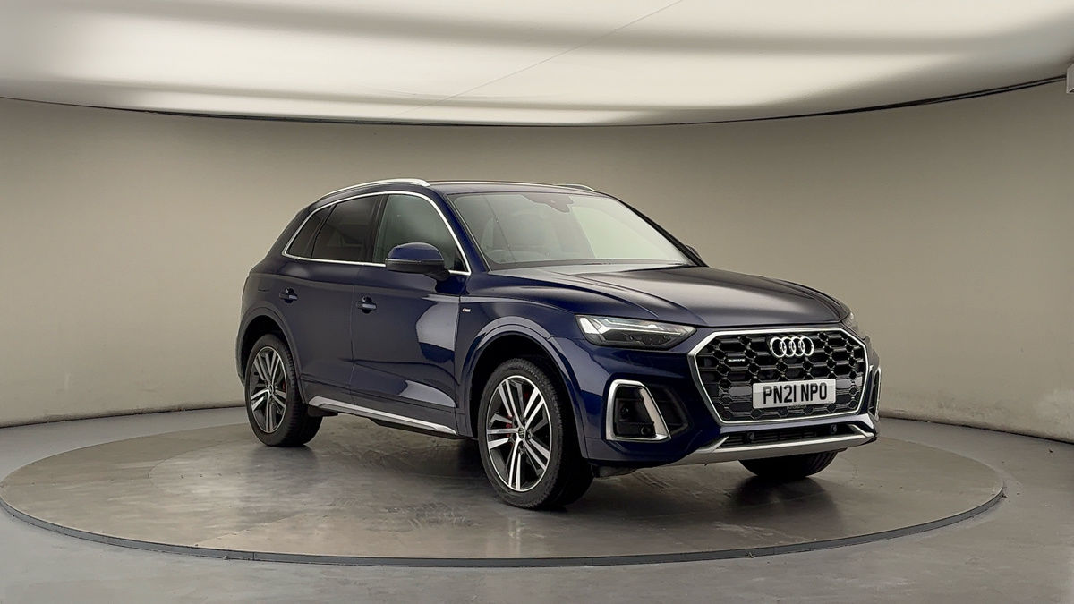 Audi Q5 Sticky Header Image