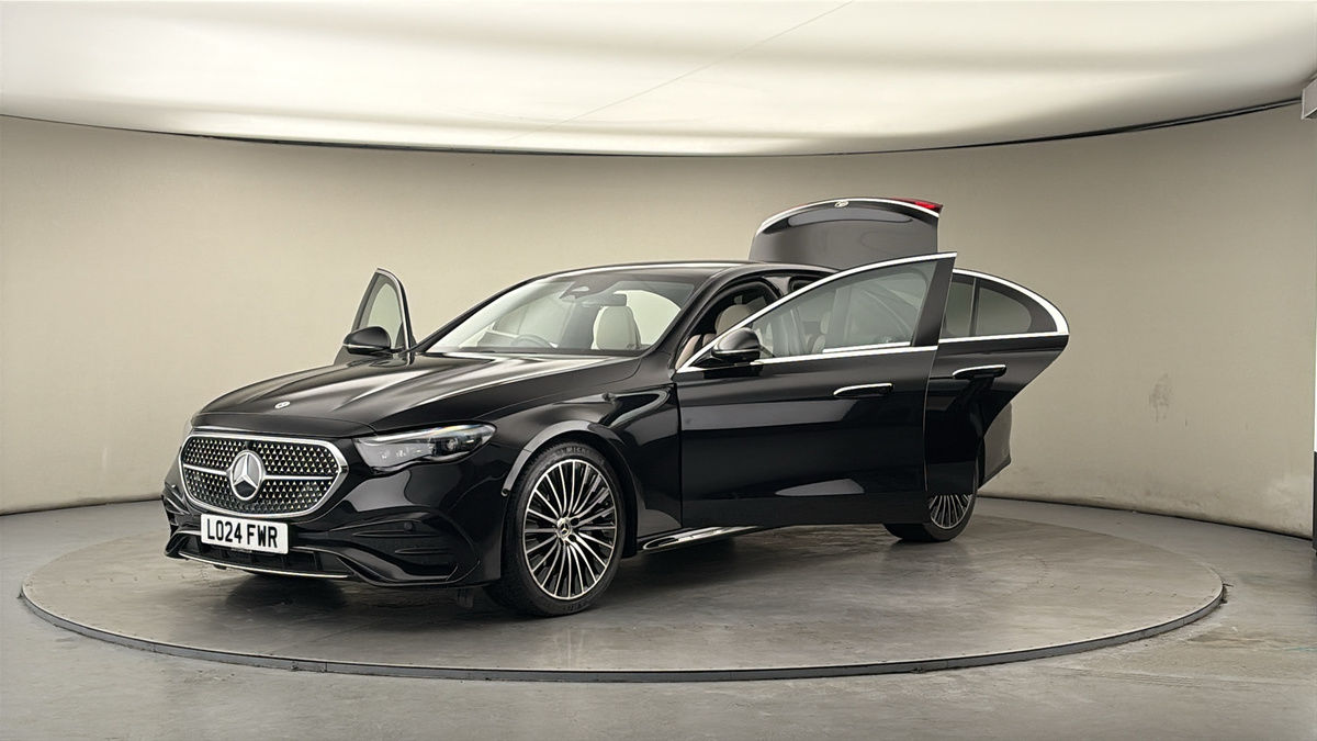 Mercedes-Benz E Class Image 22