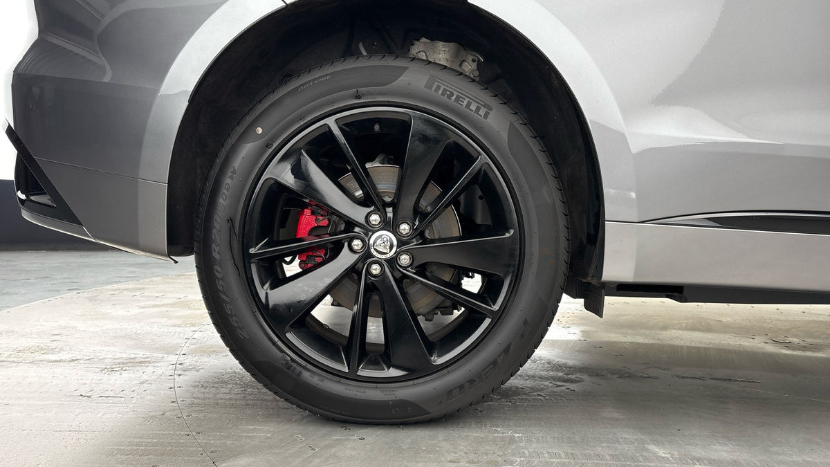 Jaguar F-PACE Image 10