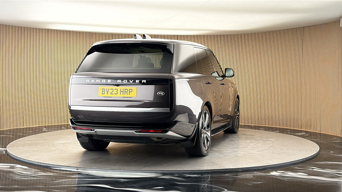 More views of Land Rover Range Rover