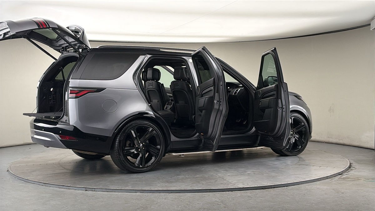 More views of Land Rover Discovery