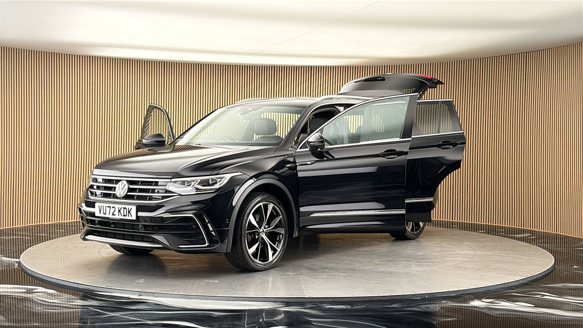 More views of Volkswagen Tiguan Allspace