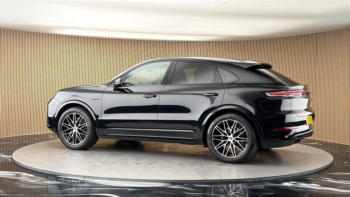 More views of Porsche Cayenne