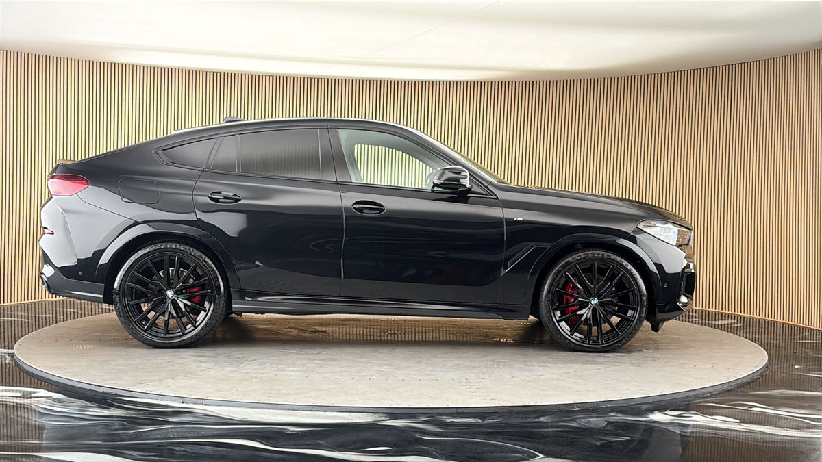 BMW X6 Image 16
