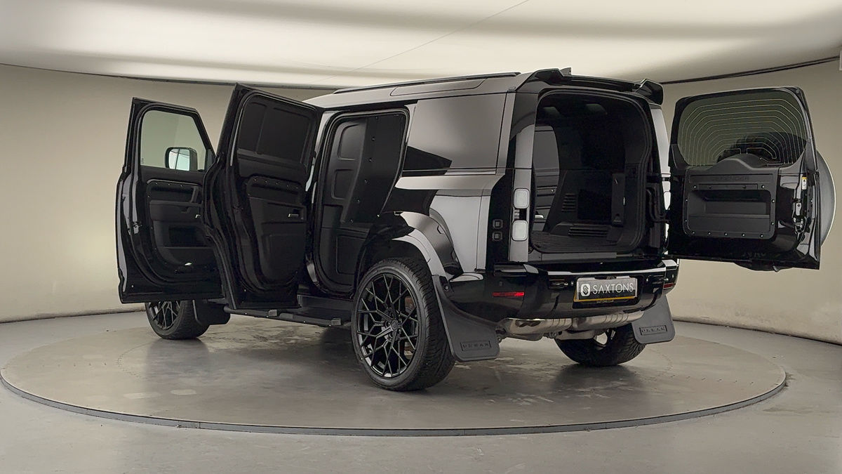 More views of Land Rover Defender 110