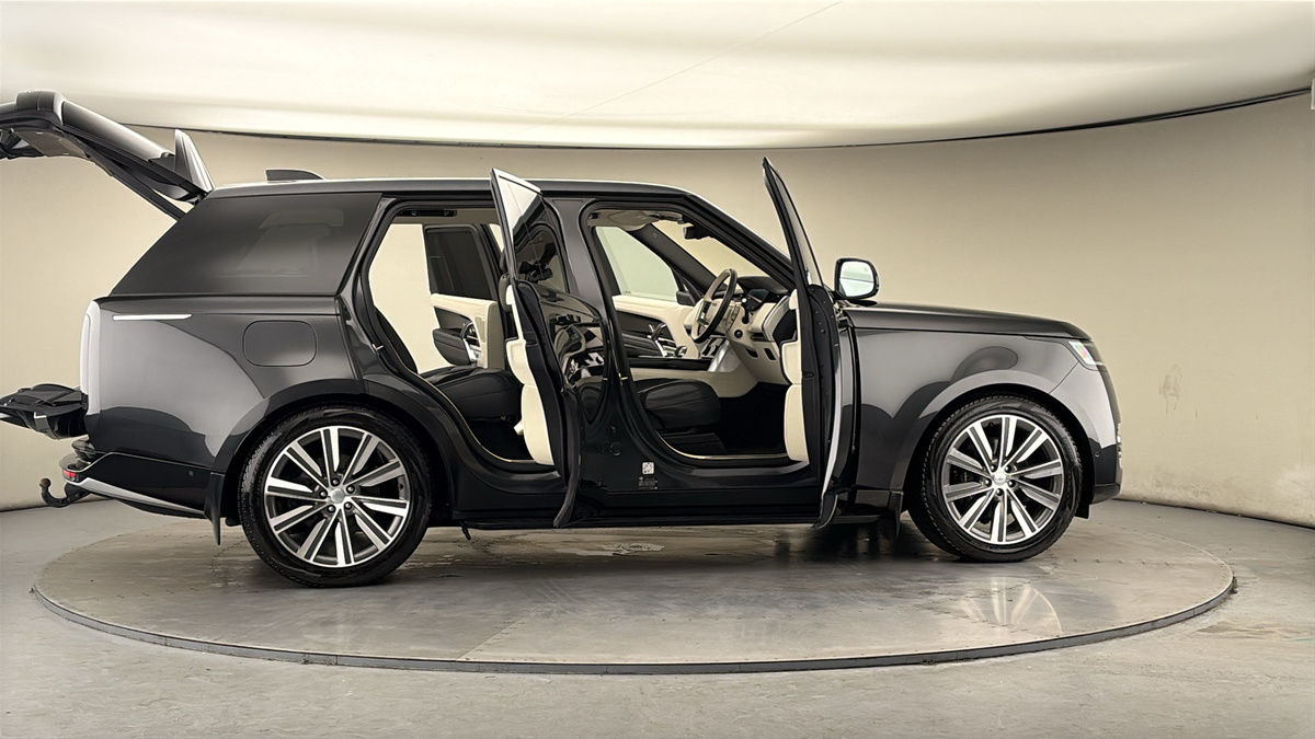 More views of Land Rover Range Rover