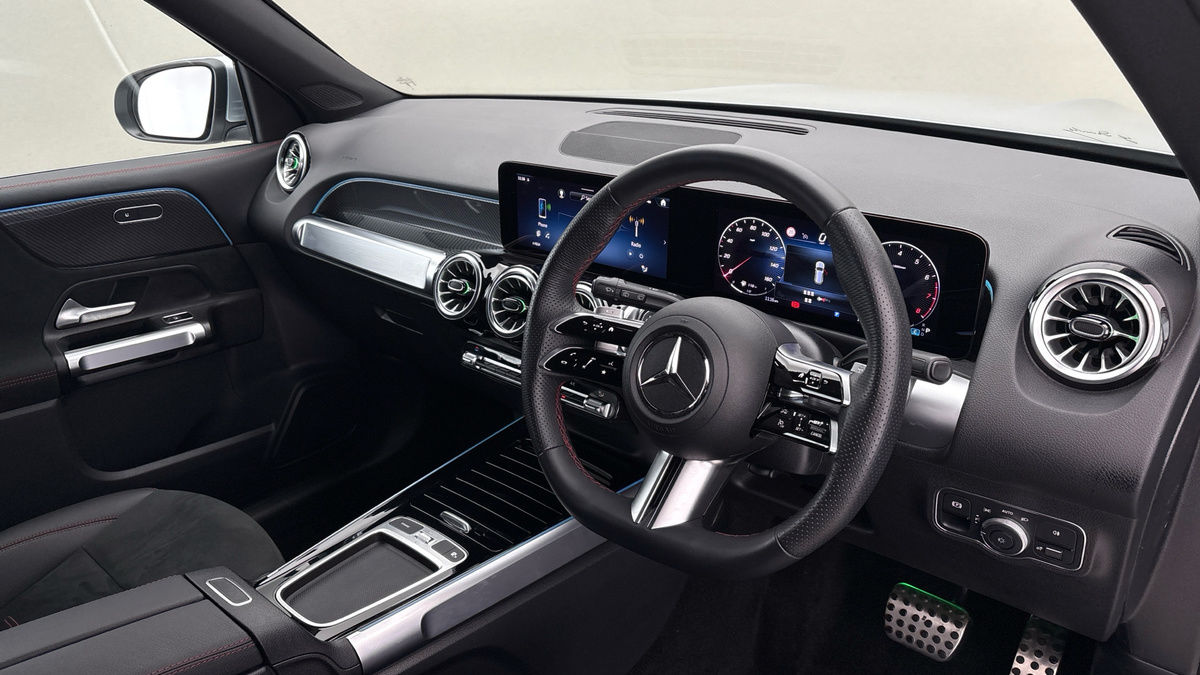 Mercedes-Benz GLB Image 5