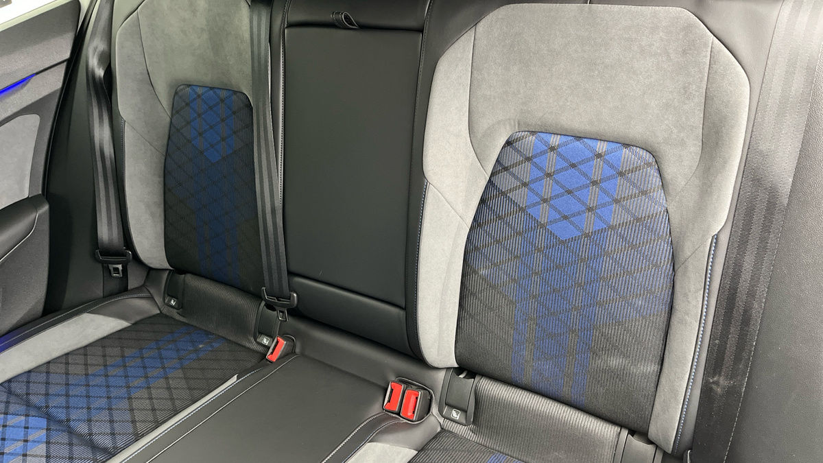 Volkswagen Golf Image 8