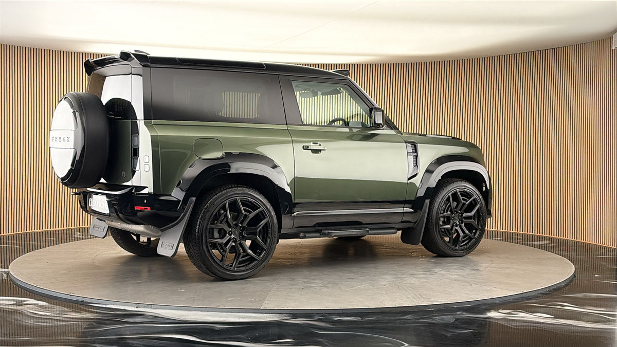 More views of Land Rover Defender 90