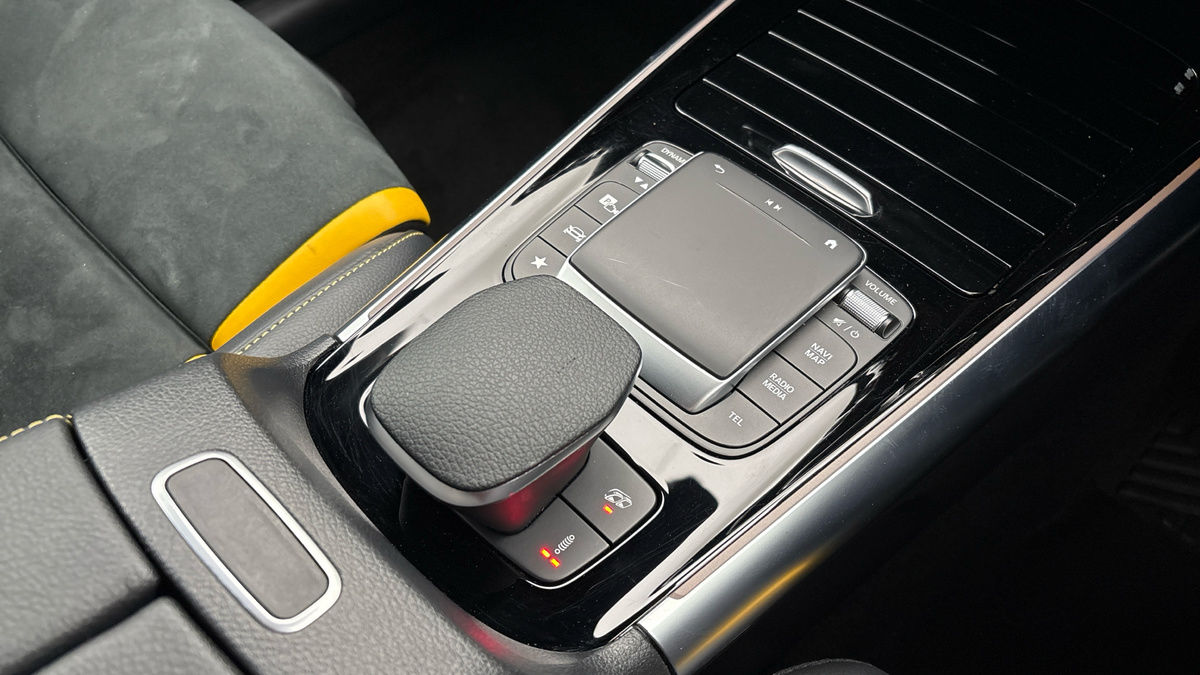 Mercedes-Benz GLA Image 18