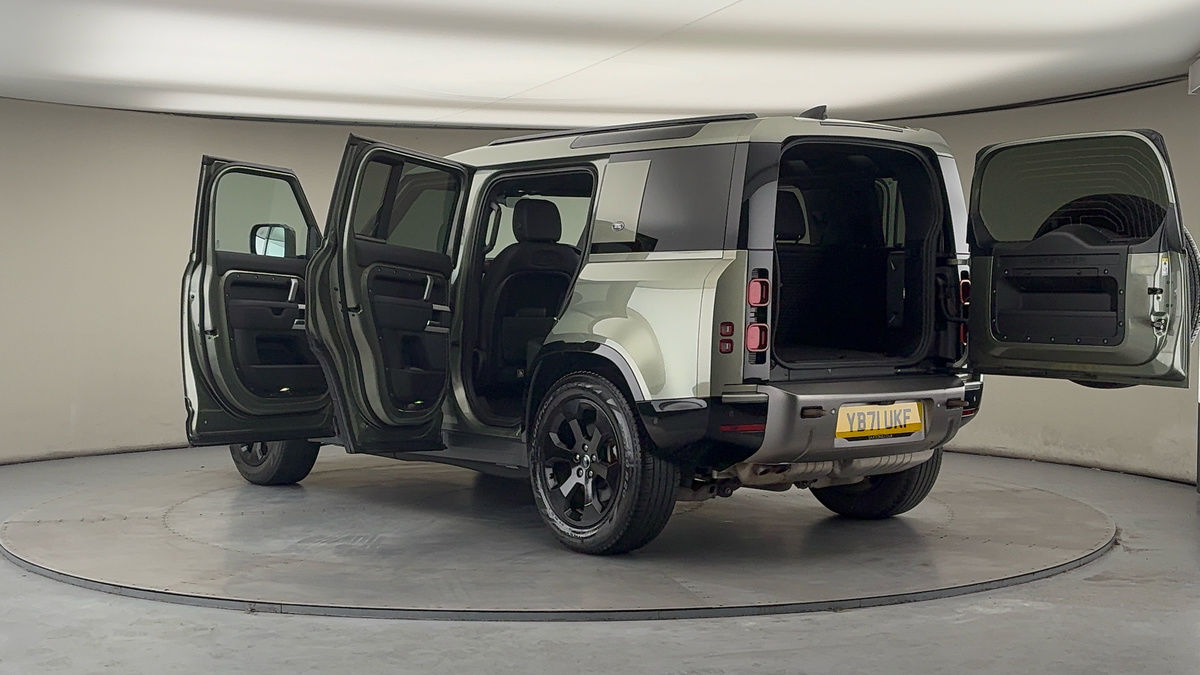 More views of Land Rover Defender 110