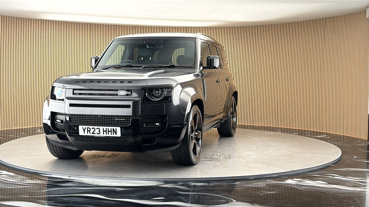 More views of Land Rover Defender 110