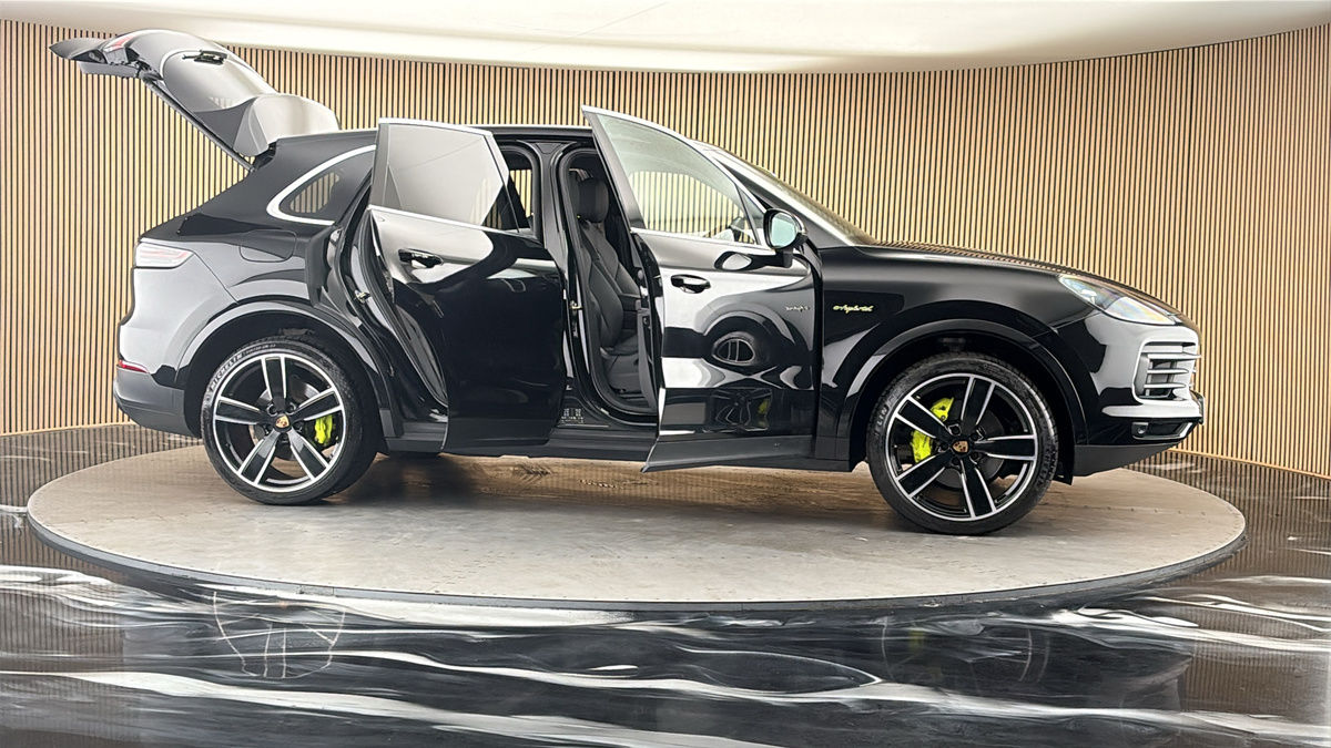 More views of Porsche Cayenne