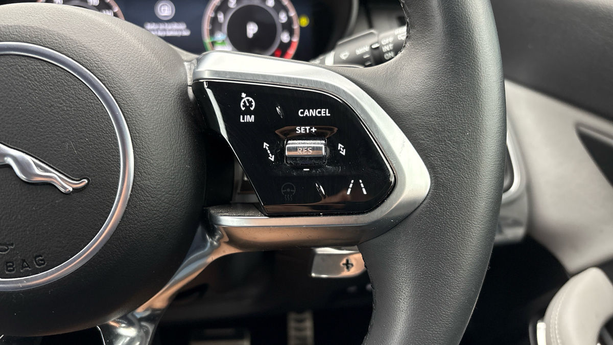 Jaguar E-PACE Image 14