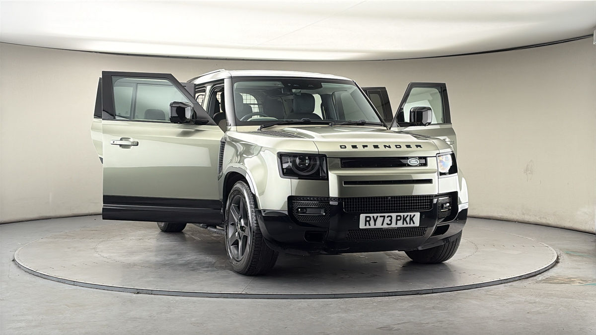 More views of Land Rover Defender 110