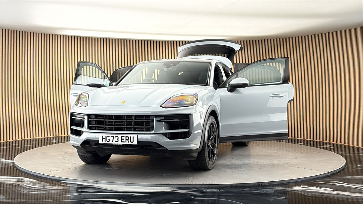 More views of Porsche Cayenne