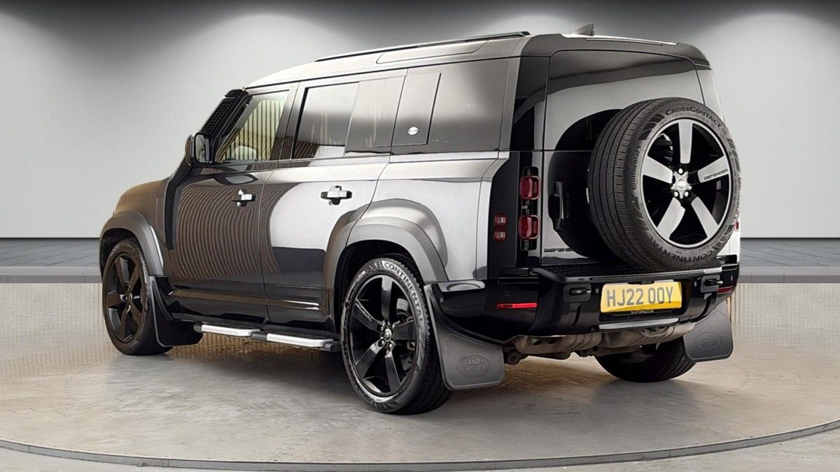 Land Rover Defender 110 Image 2