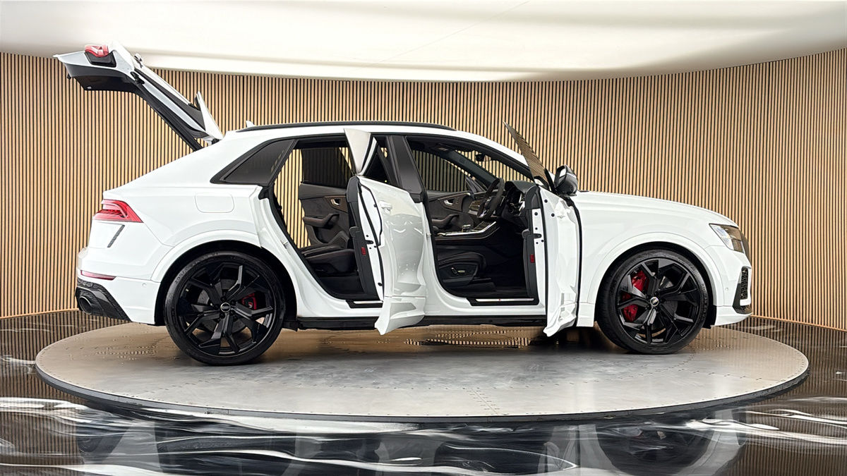 More views of Audi RSQ8