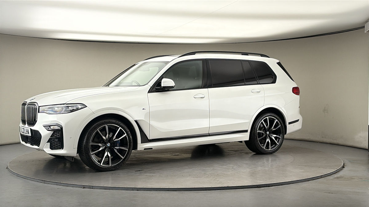 More views of BMW X7