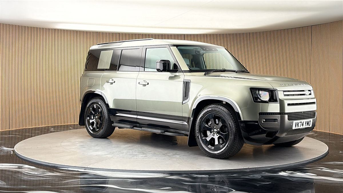 More views of Land Rover Defender 110