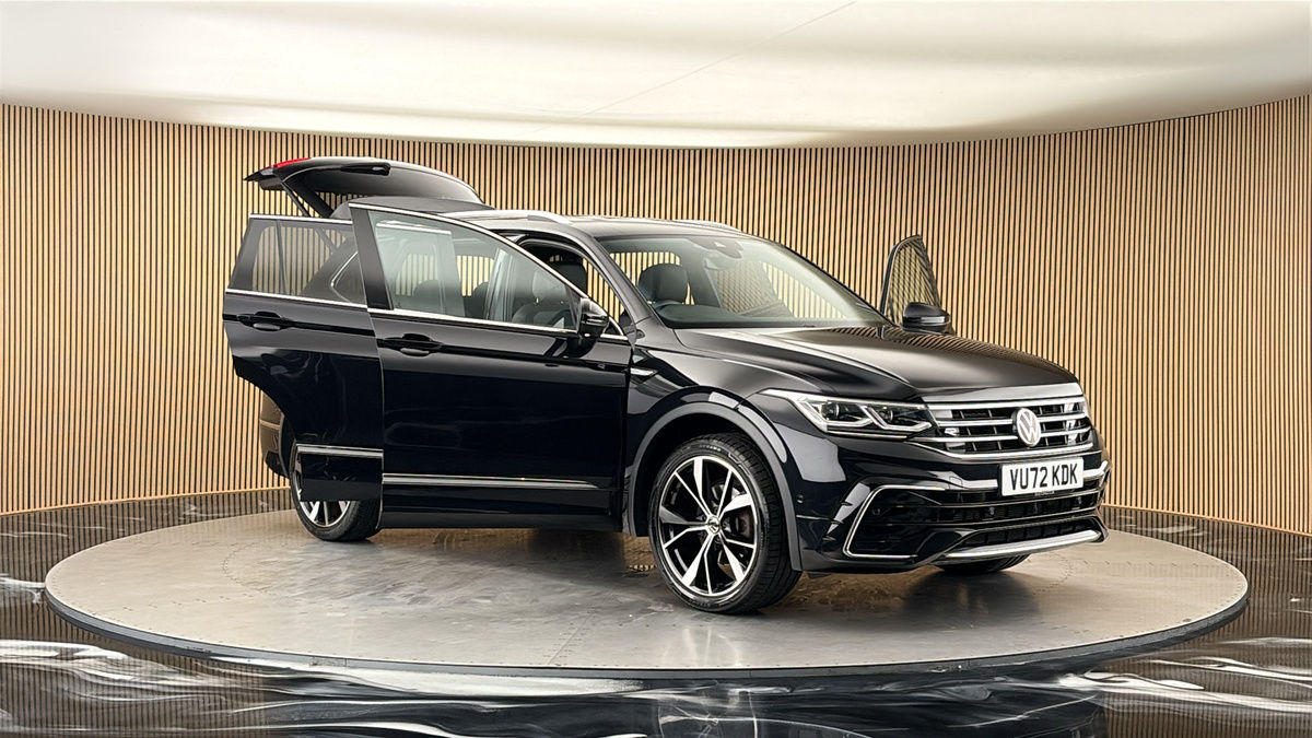 More views of Volkswagen Tiguan Allspace