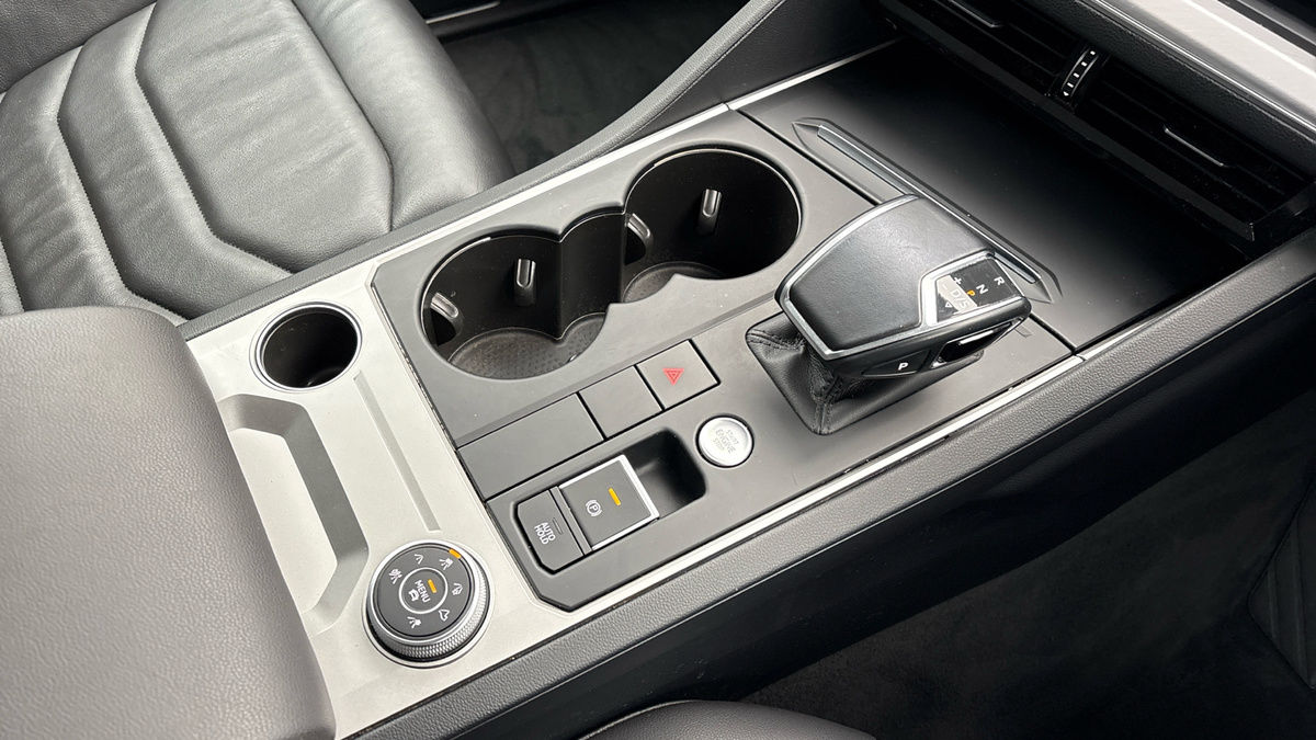 Volkswagen Touareg Image 18