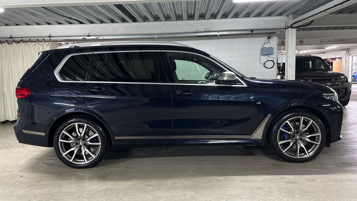 BMW X7 Image 16