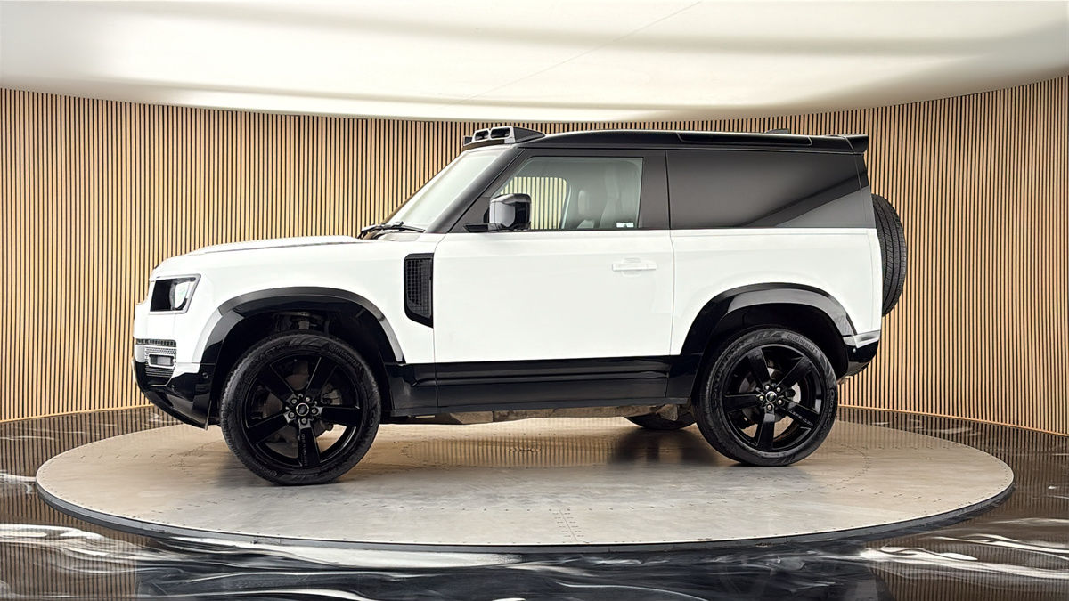 More views of Land Rover Defender 90