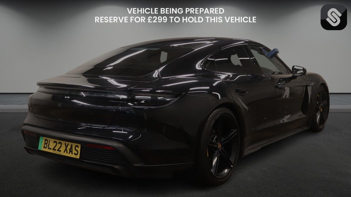 Porsche Taycan Image 8