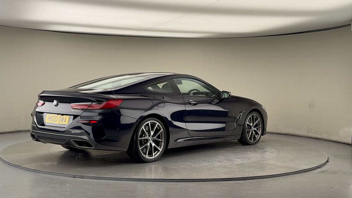 BMW 8 Series Image 21