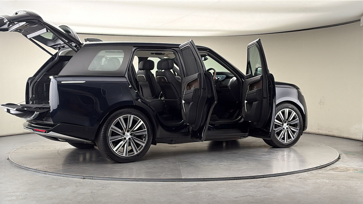 More views of Land Rover Range Rover