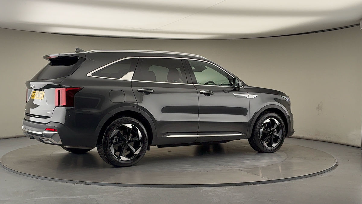 More views of Kia Sorento