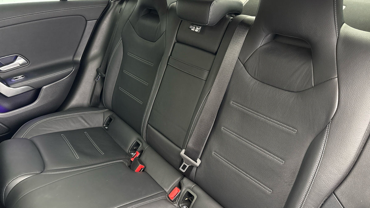 Mercedes-Benz CLA Image 8