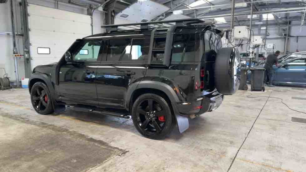 More views of Land Rover Defender 110