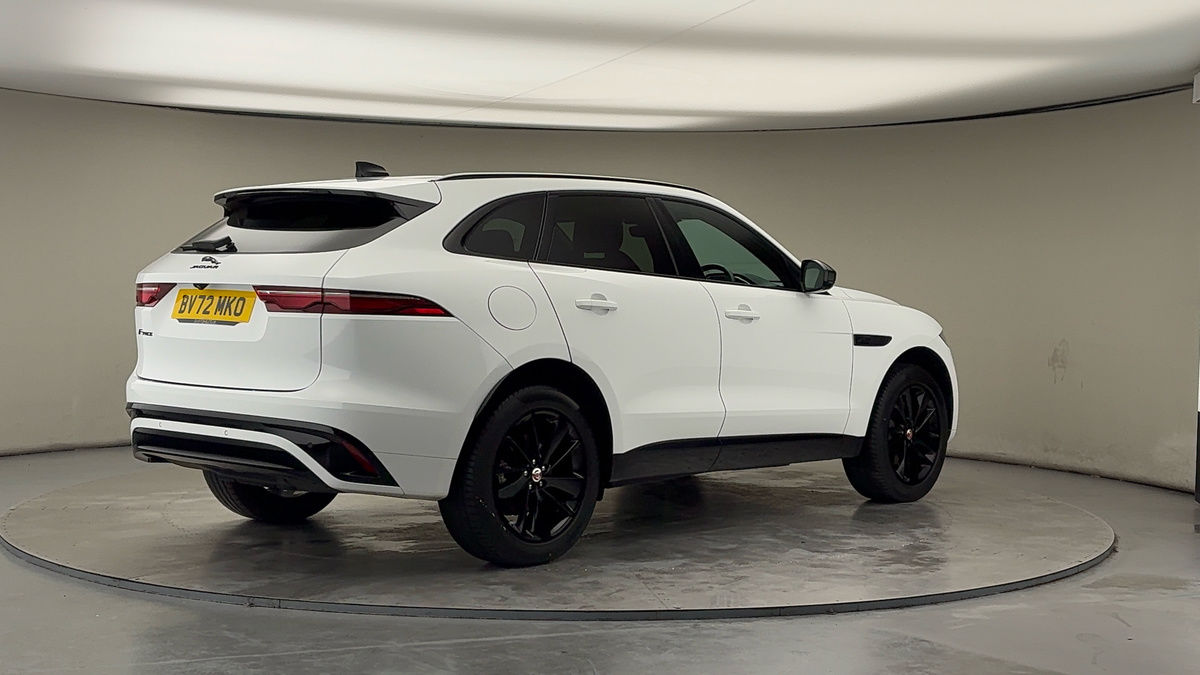 Jaguar F-PACE Image 21