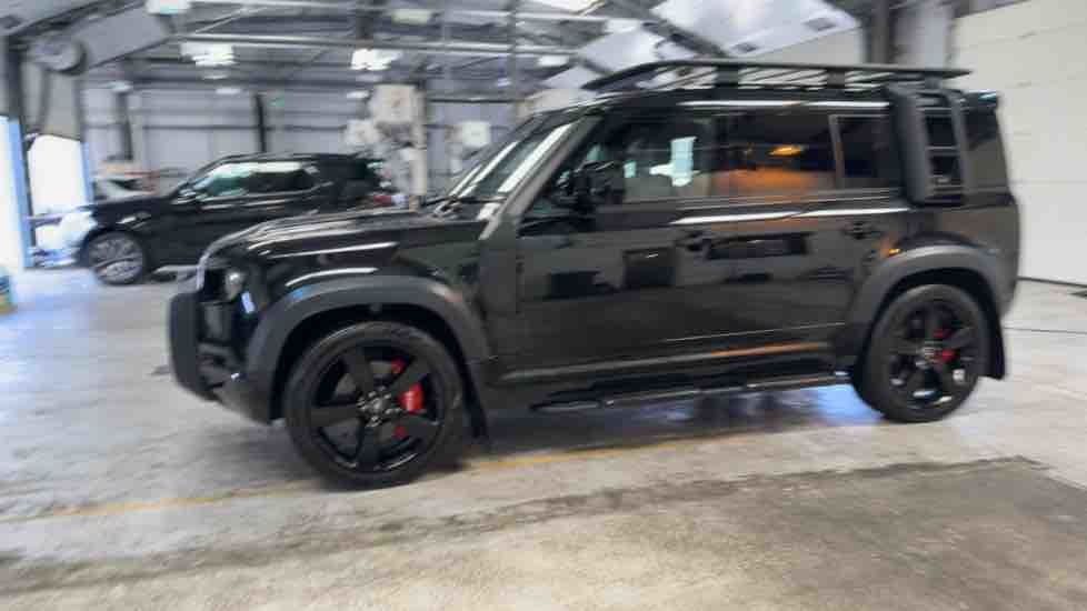 More views of Land Rover Defender 110