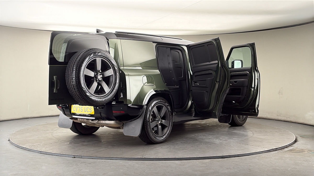 More views of Land Rover Defender 110